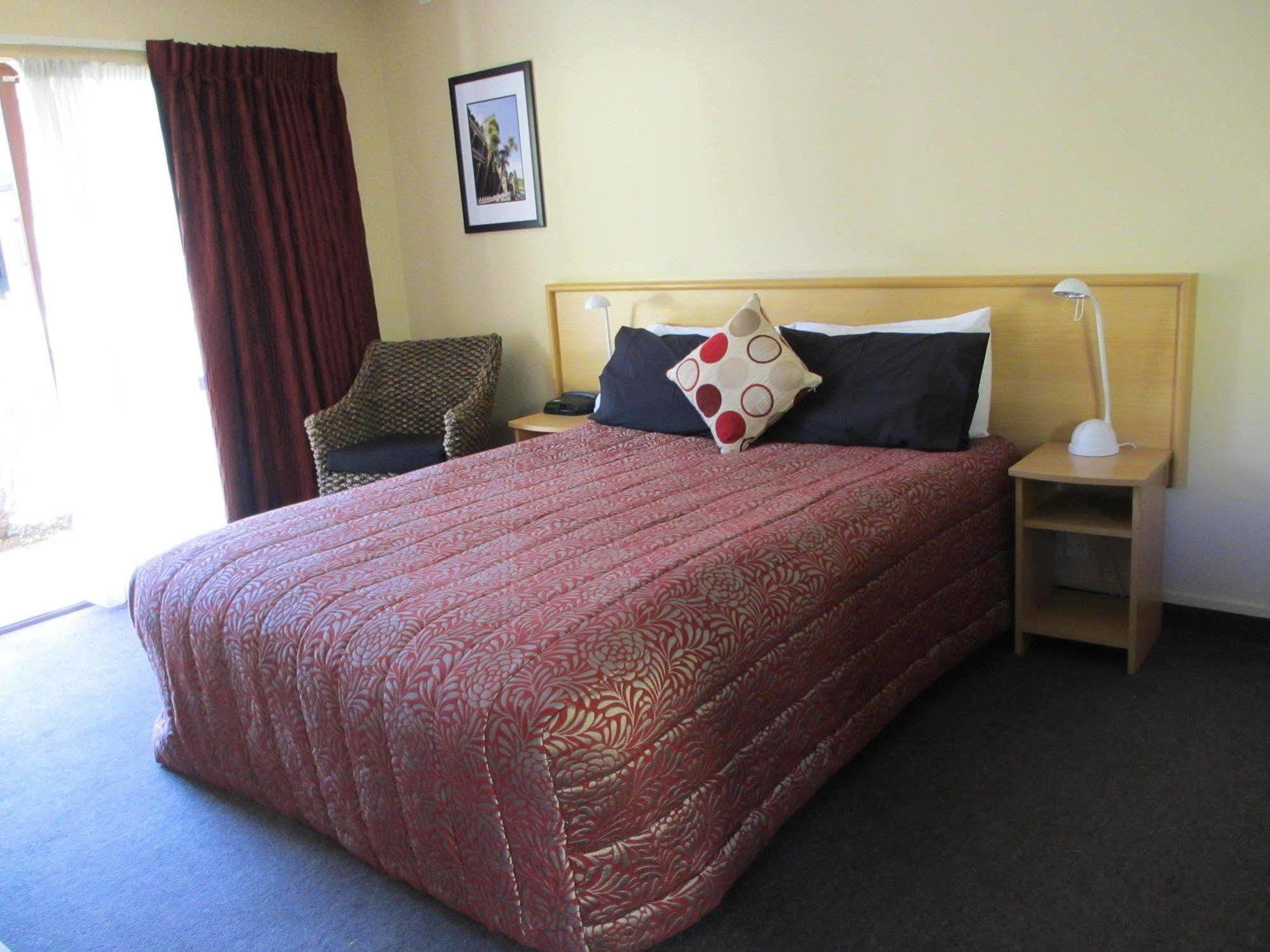 Alhambra Oaks Motor Lodge Dunedin Eksteriør billede