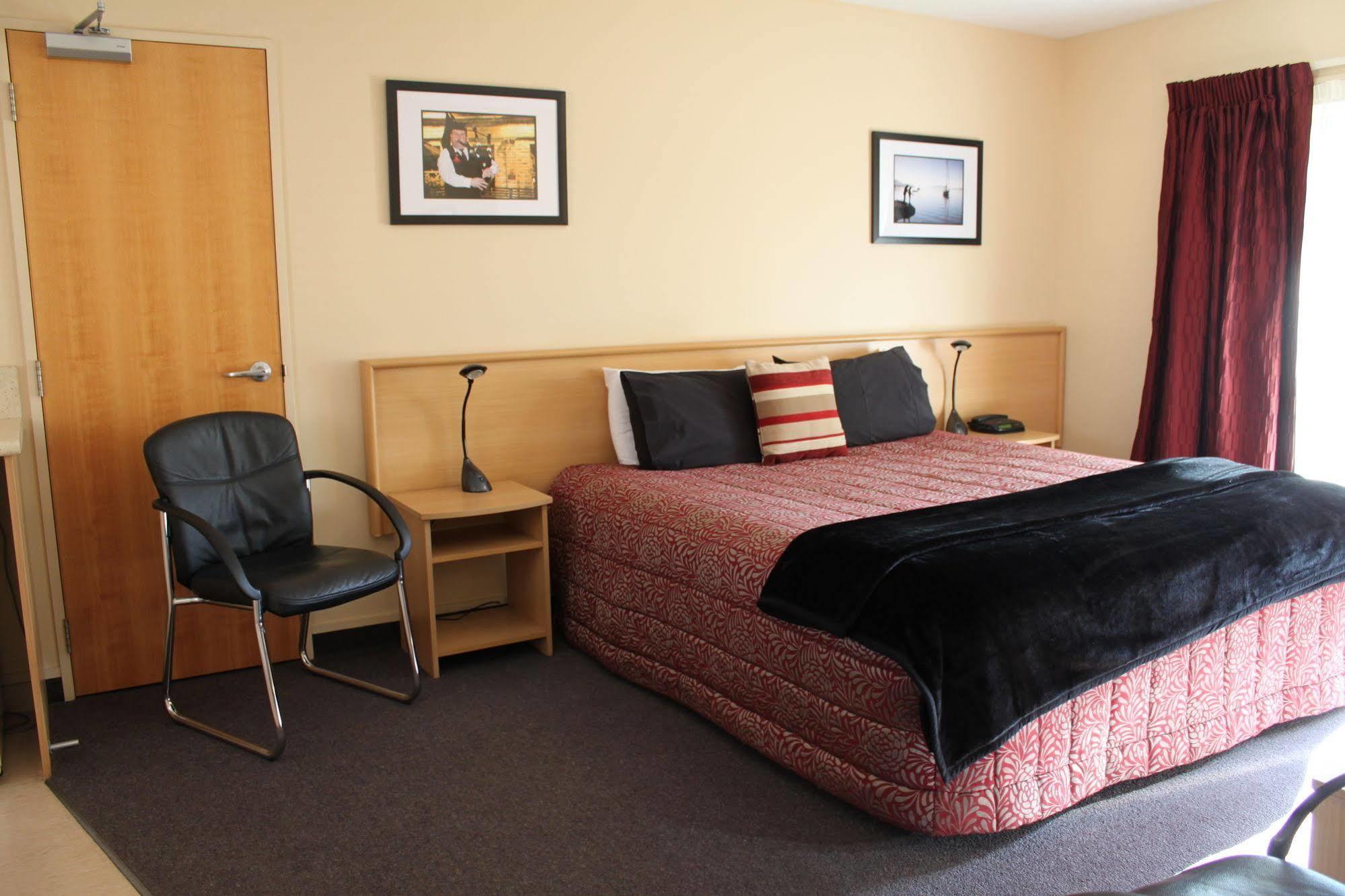 Alhambra Oaks Motor Lodge Dunedin Eksteriør billede